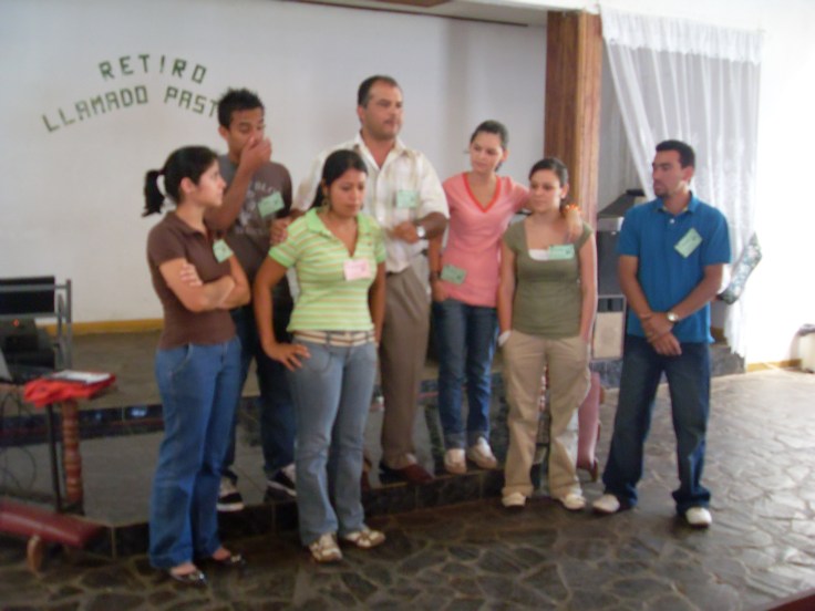 Rev. Johnny Calvo con "Prospectos" del Distrito Norte, Costa Rica