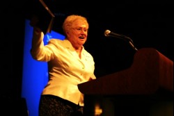 Nina Gunter Dr. Nina Gunter, Superintendente General Emerita en la Iglesia del Nazareno