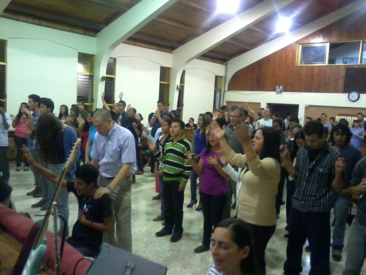 ¡Gloria a Dios por la respuesta de nuestros líderes en el altar!