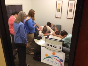 ¡Contar la historia a menudo resulta en oración!