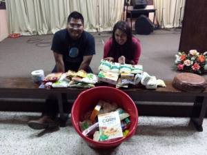 Freivy y Helen, sirviendo en San Pedro Sula