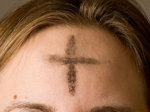 ash-wednesday-ashes-on-forehead-of-christian
