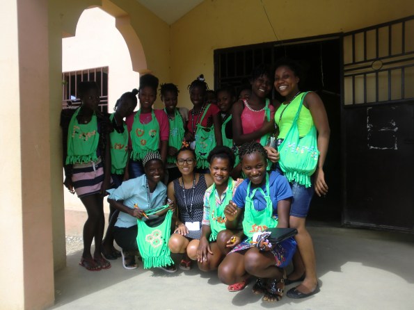 Camisetas hechas bolsos.JPG