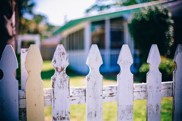 picket-fences-349713_960_720.jpg